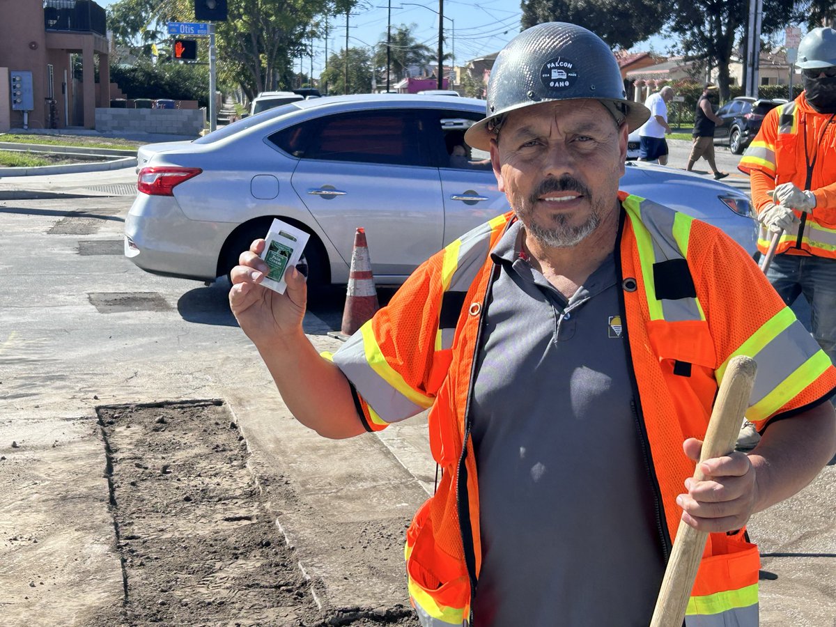 Saw this road crew working on Santa Ana Ave &amp; Otis St right on the border of South Gate and Huntington Park.
Stopped and gave them some free samples.
Came back the next day and the guy and asked for another one.
If any crews around SG/HP/ Bell Gardens want samples just DM us.
