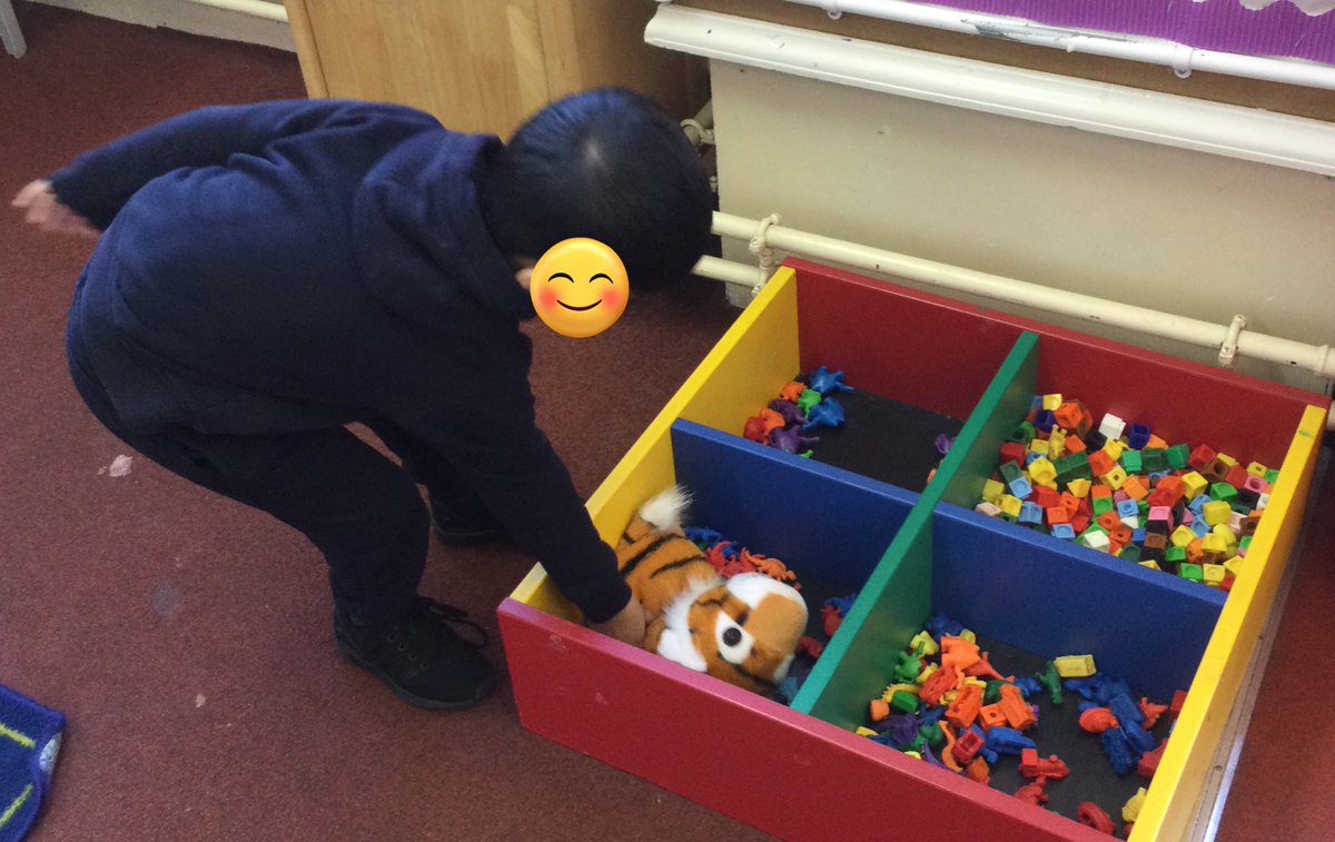 LeighPrimary's tweet photo. Nursery children found it exciting learning about positional language in this weeks ‘Early Talk Boost’ session. We listened and followed simple instructions and placed our Tizzy puppet in, on and under different places around the room. #Earlytalkboost #Maths #lifelonglearners https://t.co/N4TrXq1hvY