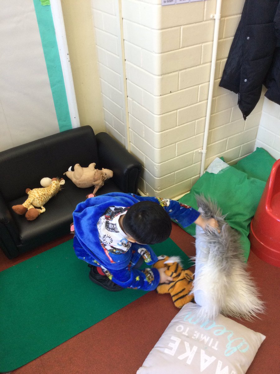 LeighPrimary's tweet photo. Nursery children found it exciting learning about positional language in this weeks ‘Early Talk Boost’ session. We listened and followed simple instructions and placed our Tizzy puppet in, on and under different places around the room. #Earlytalkboost #Maths #lifelonglearners https://t.co/N4TrXq1hvY