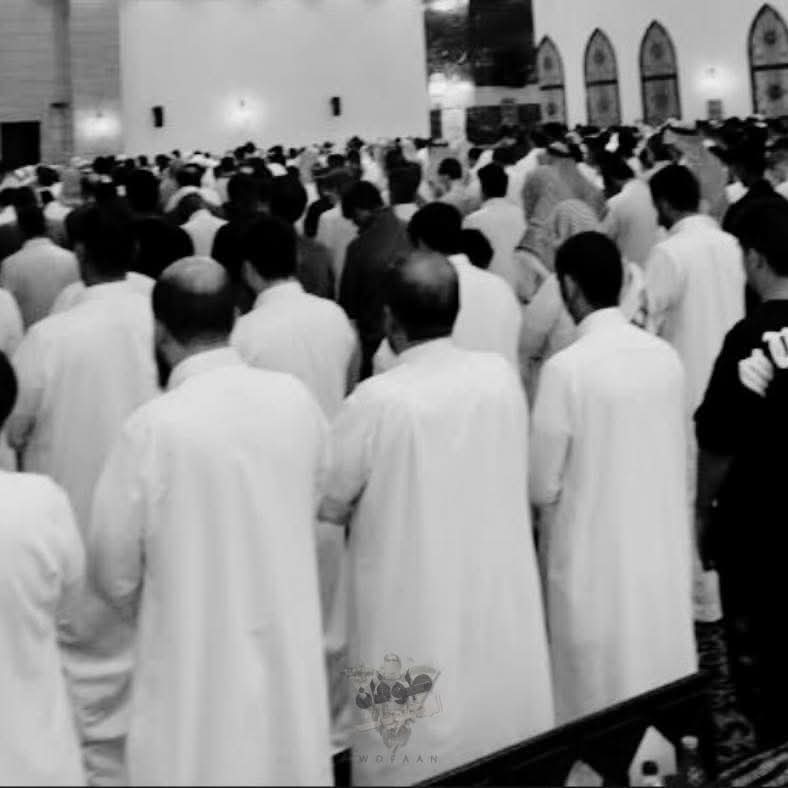 KMALANSARI's tweet photo. @al3dss_ مصري
عنده شركة تتعامل مع شركات خليجية.
صورة المسجد اغلب الظن انه في السعودية، بحكم انها الدولة الخليجية الوحيدة اللي مطاراتها شغالة، وشكله رايح العمرة بعد. 
هذا المفروض يتم قطع العلاقة معاه تماما من الشركات الخليجية، وحظر دخوله لها. https://t.co/PsUPaxntLu