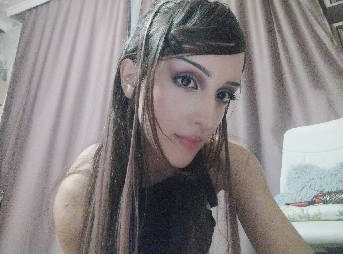 JonnaNik69's tweet photo. Lowkey tried to recreate Bayonetta's make up, and yeah face reveal cus why not<3 https://t.co/3S5MPt2iGK