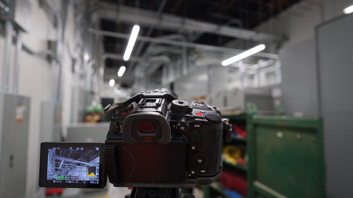 genie_studios's tweet photo. Industrial video recording. Professional Video Production, Film Studio Rental, Live-Streaming, Final Cut Pro Video Editing &amp; Training. Our mission is to make you look great! (416) 274-1265 https://t.co/tqwqDjRrlR #markhamvideoproduction #studiorental #markham #Toronto https://t.co/uFkuXgRTvQ