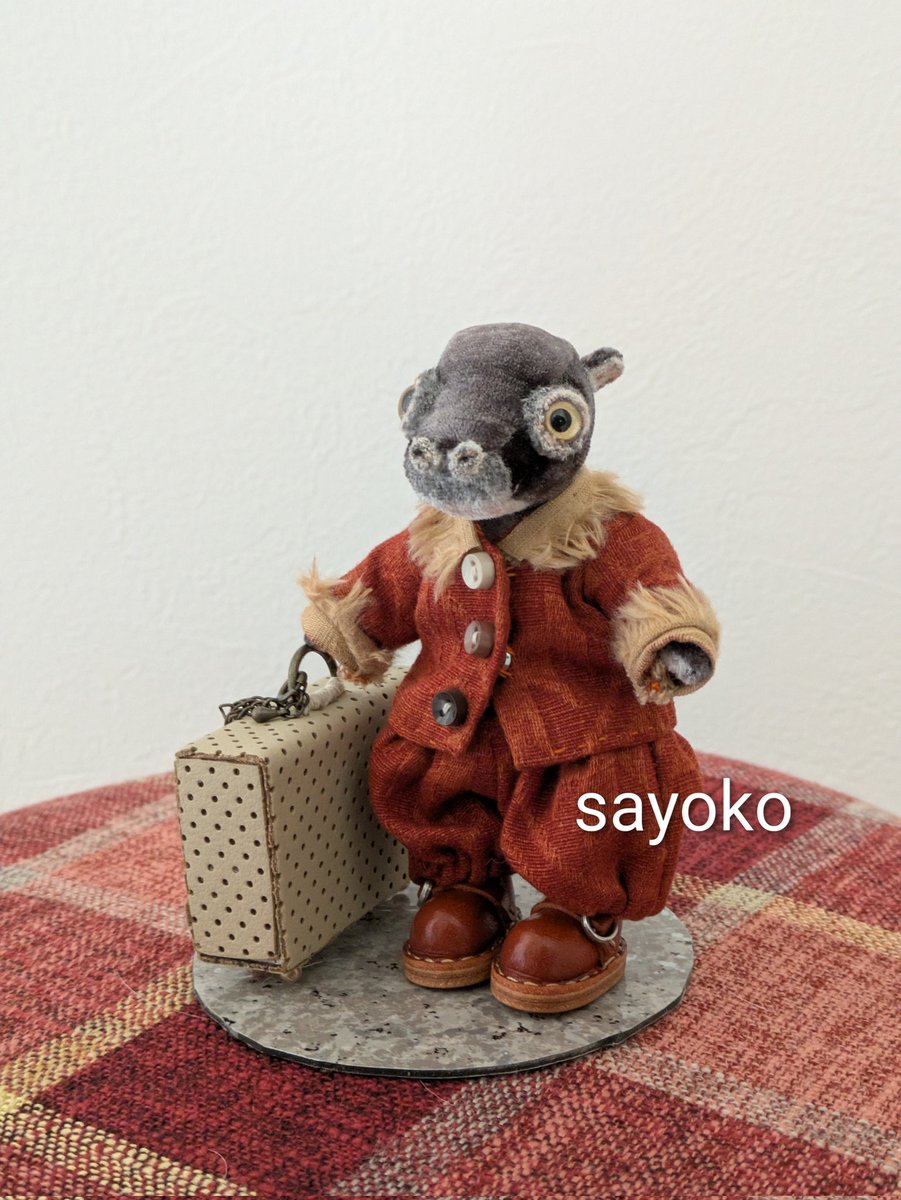 wada0109's tweet photo. 「カバの就活」
アートドール:母sayoko作
イラスト:saaya作

詳細はインスタ、フェイスブックにて掲載中♪
https://t.co/n2HzW86vvO

#カバ #アートドール   #イラスト　#hippopotamus #artdoll #illustration https://t.co/iW31L0fPhZ