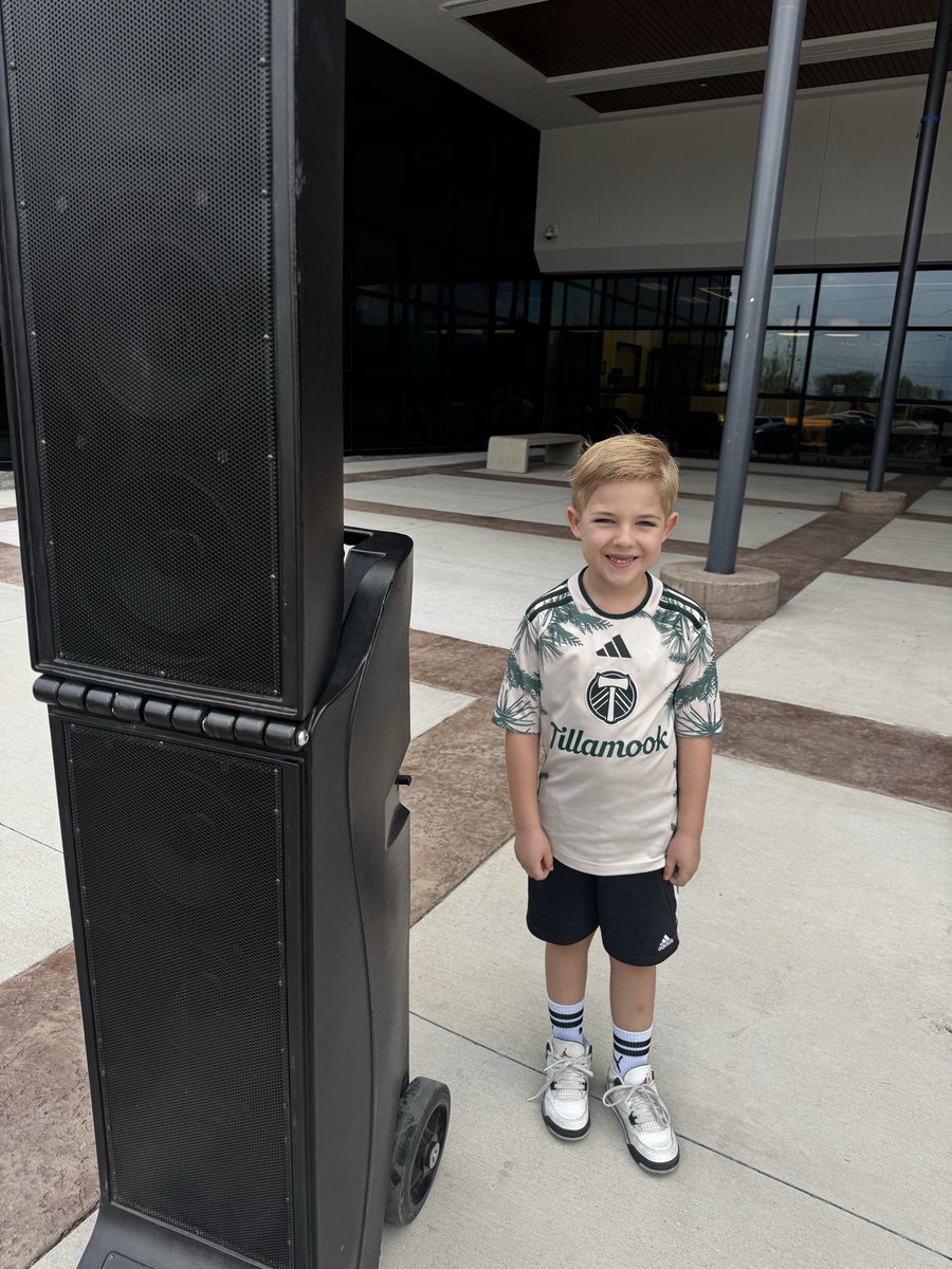 Ashley Pondrom tweet media