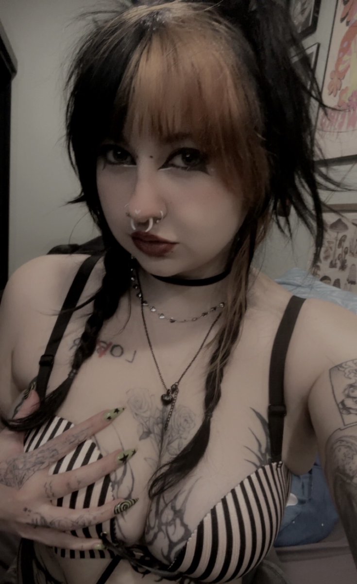 𓋼𓍊Levy 𓍊𓋼 FANSLY tweet media