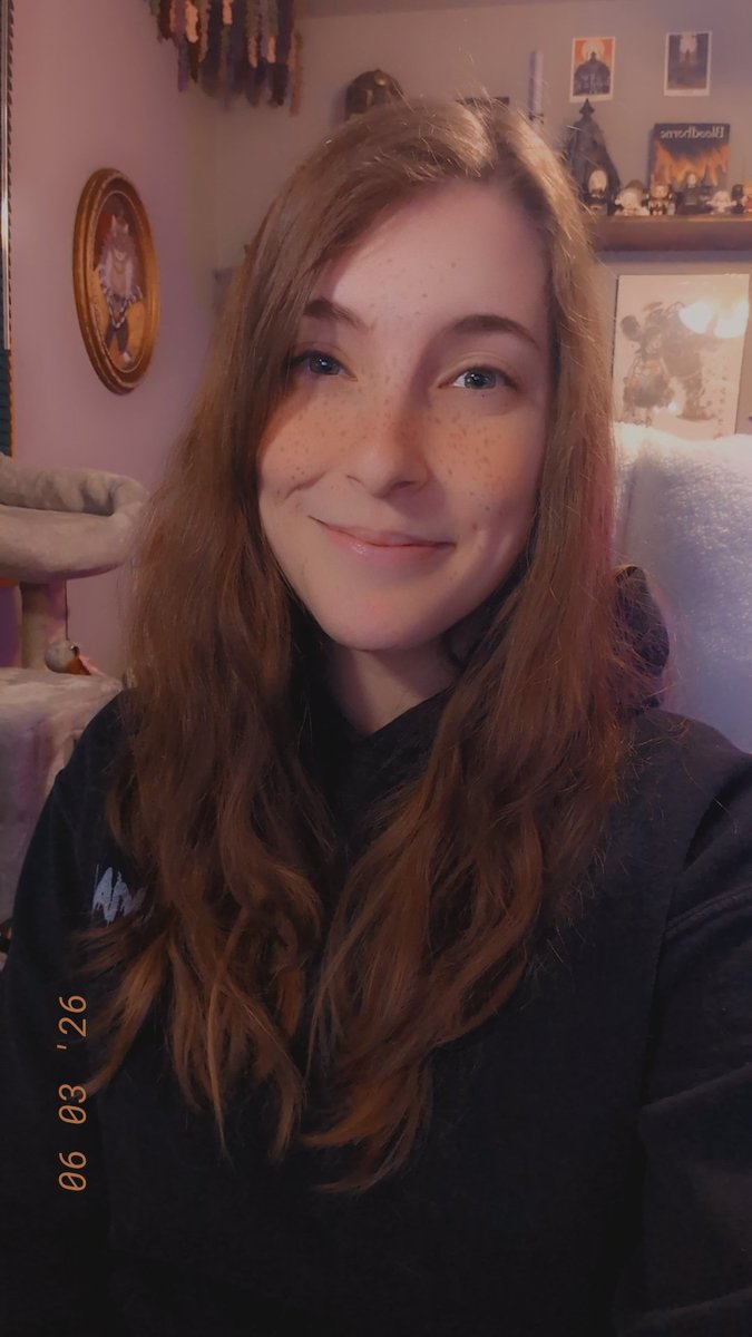 Kasey🌻👻 tweet media