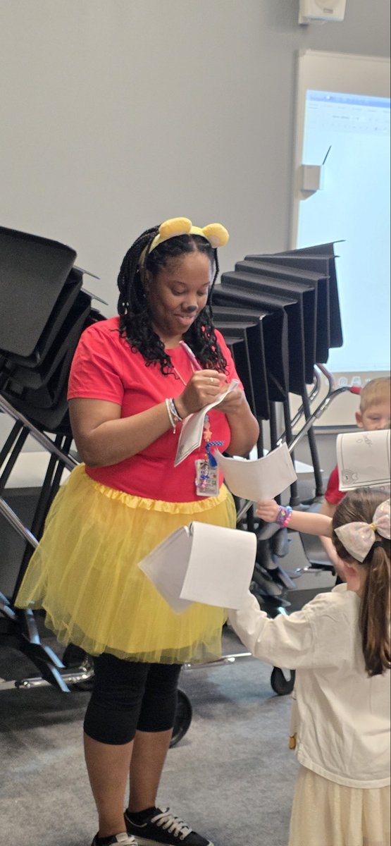 Ashley Pondrom tweet media