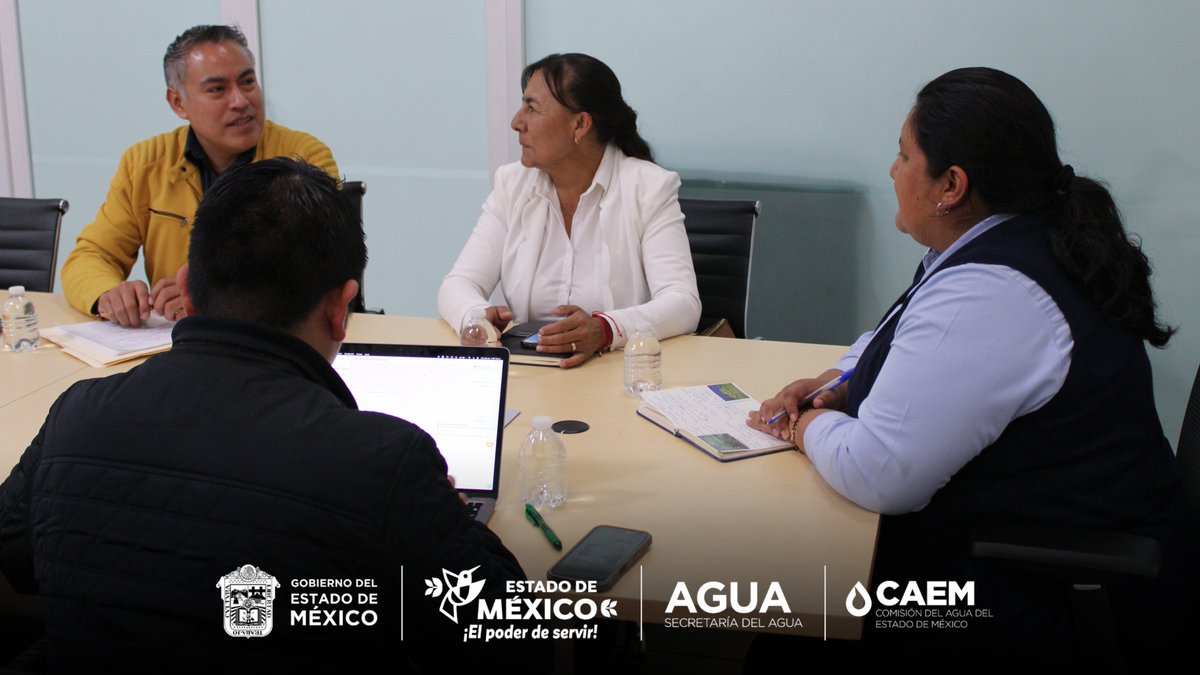 CAEM_EDOMEX's tweet photo. 💧🤝🏼 Para fortalecer el bienestar hídrico de las y los mexiquenses, la Vocal Ejecutiva de la #CAEM, @Beatriz García Villegas, sostuvo una reunión con la Presidenta Municipal de #Temascalcingo, Verónica Moreno Martínez.
#SomosCAEM https://t.co/ucVmidGNlP
