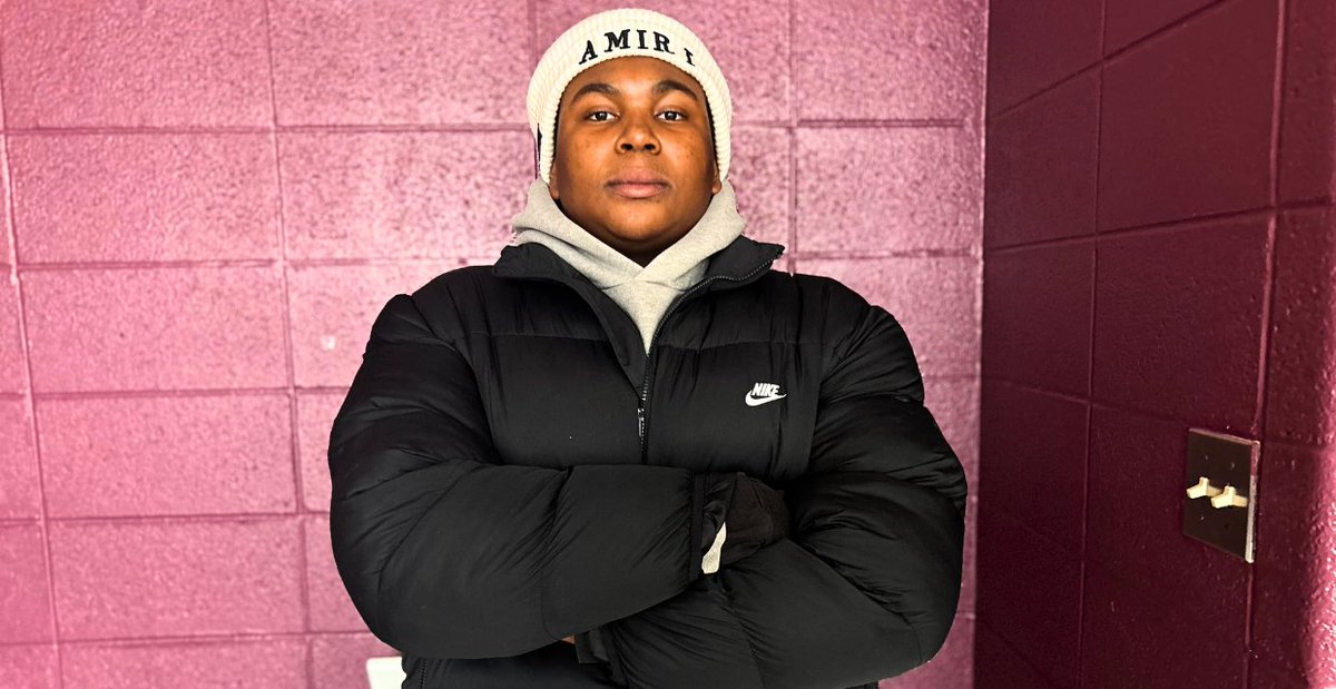 AllenTrieu's tweet photo. Chicago Kenwood DL Ronald Moore has set visits to Kansas and Wisconsin.

The defensive line coaches at both schools have done a good job recruiting him. He talks about them here.

(On3+) https://t.co/0R8Q0WD6lN https://t.co/GfGET0qNNp