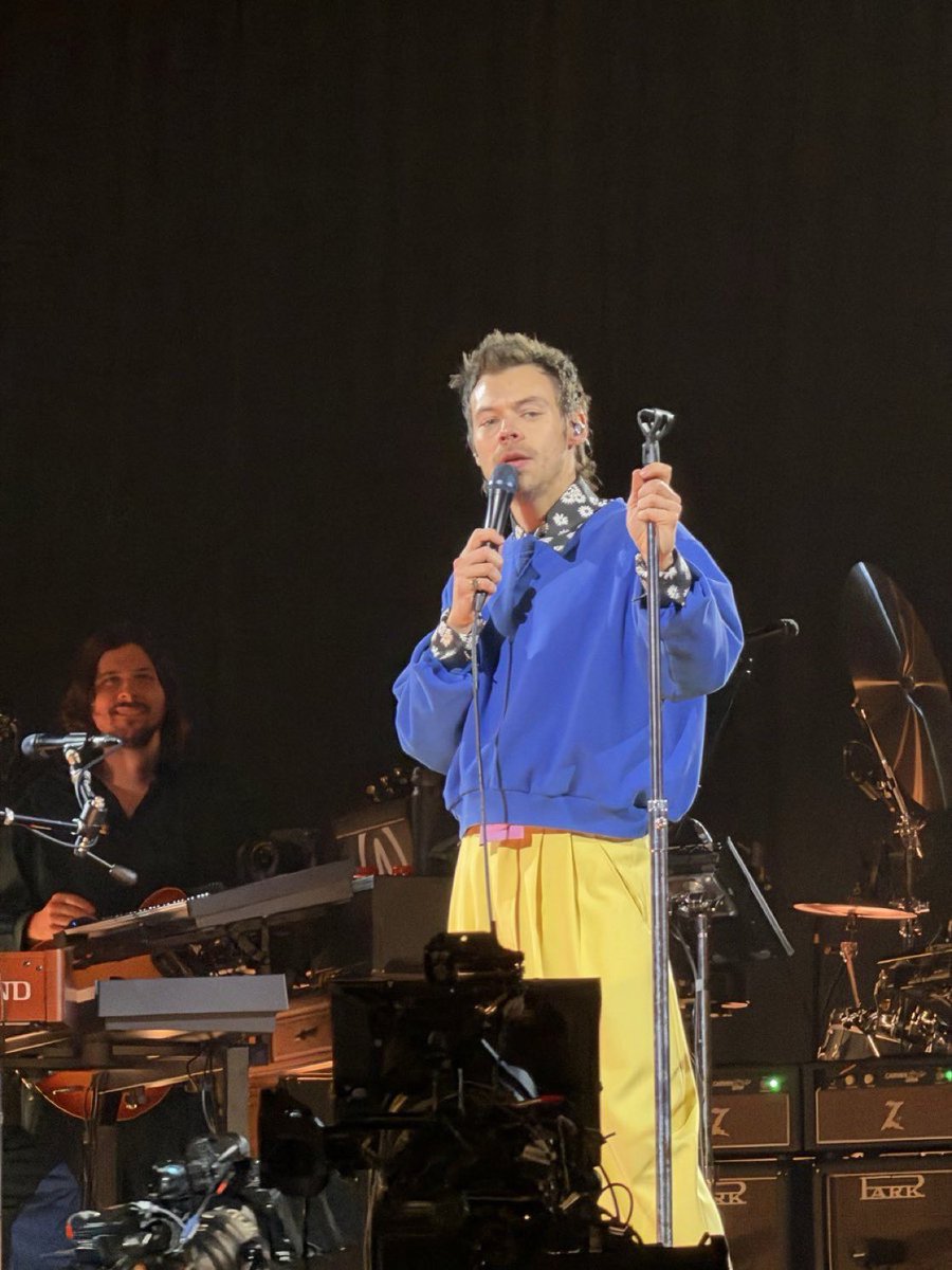 Harry Styles Uruguay tweet media