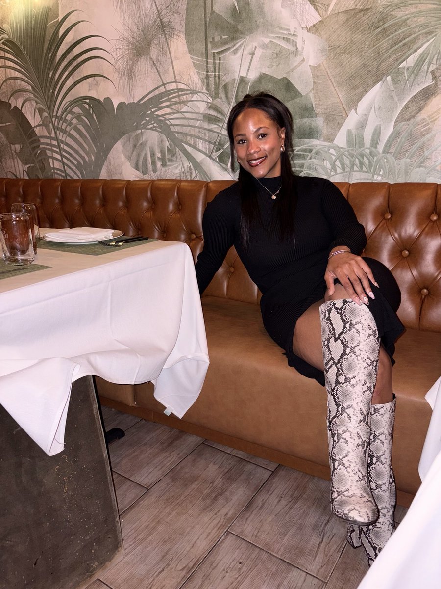 exhalemaya's tweet photo. Much needed weekend in NYC for Chapter 26🍸🥰 #March1st https://t.co/xt60xBbaoD
