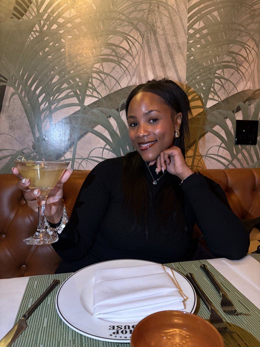exhalemaya's tweet photo. Much needed weekend in NYC for Chapter 26🍸🥰 #March1st https://t.co/xt60xBbaoD
