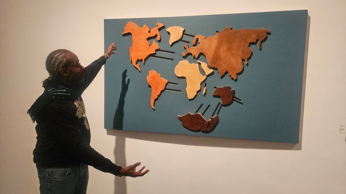 AmzatBoukari's tweet photo. Le panafricanisme est la meilleure réponse à la quasi-totalité des problèmes de l'Afrique et du monde tel qu'il s'est construit-détruit par la traite, l'esclavage, le racisme, le capitalisme et le colonialisme. Excellente exposition au Musée d'art contemporain de Barcelone. https://t.co/l6Az2CxZ6C