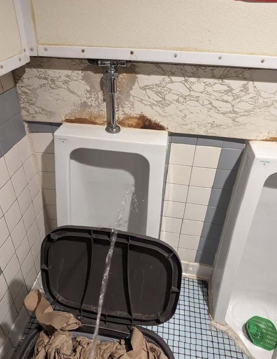 meando con barrera a lo roman