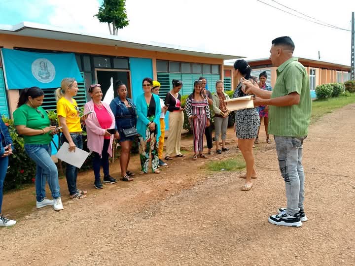 Homenaje a la mujer desde #Maisi tierra donde los hombres no retroceden porque ellas avanzan.
Felicidades.
#VencedorasDeImposibles
#MujeresEnRevolución