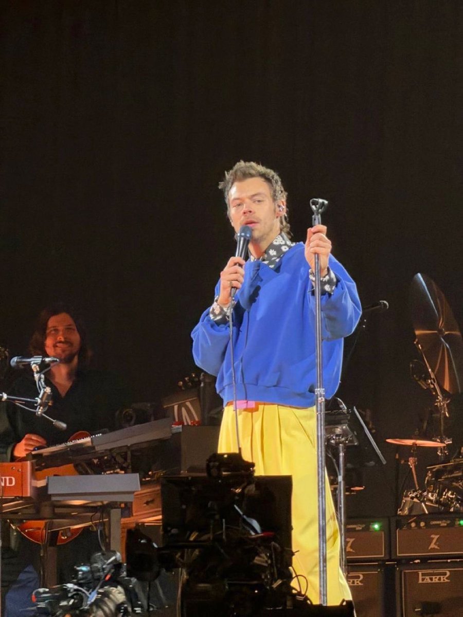 1D_Updates_BR's tweet image. Harry hoje (06/03/2026) no One Night Only do “Kiss All The Time. Disco, Occasionally.” no Co-op Live em Manchester, na Inglaterra.

#ONOManchester #OneNightOnlyManchester
#KATTDOManchester