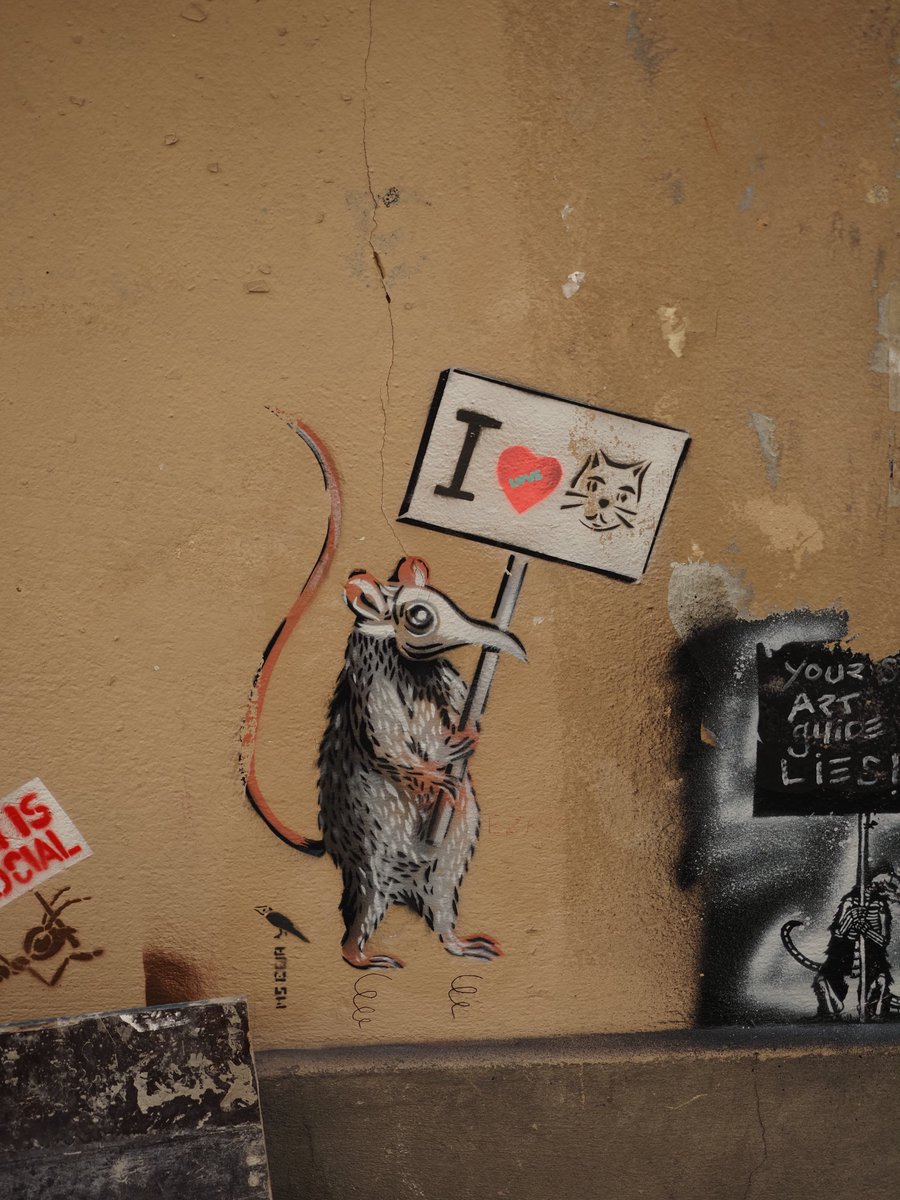 DreamingPippin's tweet image. Art de rue #4 (Petit manifestant) 
🐶✌️ 

#ストリートアート #urbanart #パリ #パリ散歩 #街歩きスナップ #写真好きな人と繋がりたい