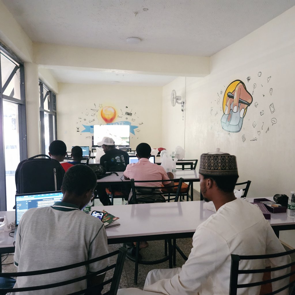 iamphave's tweet photo. The @SuperteamNG Co-working Friday in Kaduna was great.

We had 2-3 hours of working on personal stuff, after which we came together for a bonding session, my favourite part of the day.

This is what community should feel like. 😌🫶 https://t.co/aDB5hwmsiU