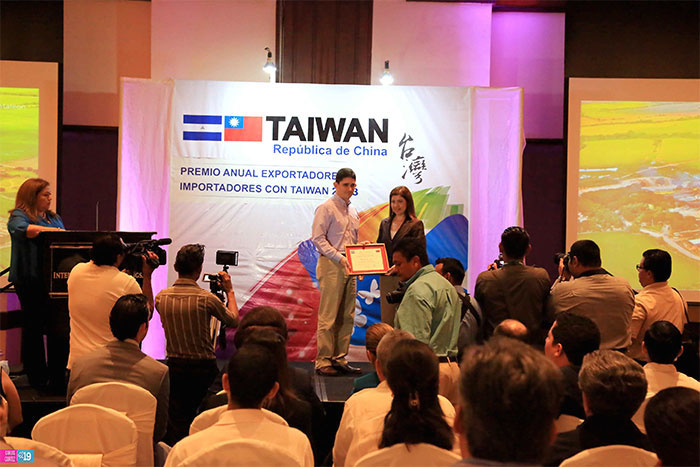 Enrique Sáenz tweet media