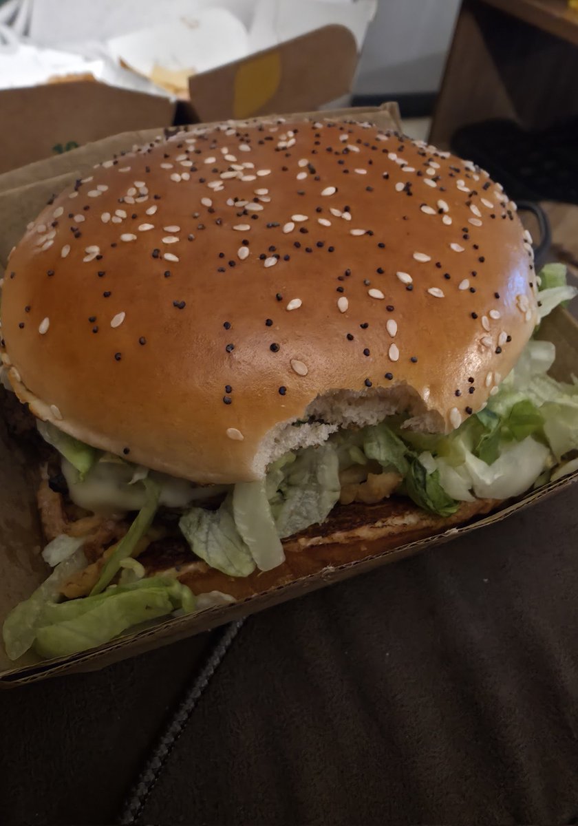 Bella (Bay-yah) tweet media