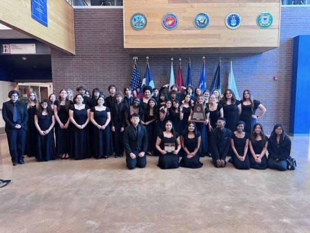 SAVeteransHS's tweet photo. 🎻✨ Patriot Pride!

VMHS Varsity Orchestra earned SWEEPSTAKES, and JV earned a Superior in Sight‑Reading at UIL!
Shout‑out to soloists Livia Wu and Carolina Jimenez for strong performances.

Bravo, Patriots! ❤️🤍💙

#PatriotNation #LevelUpLearning https://t.co/D6B9i0J5Cn