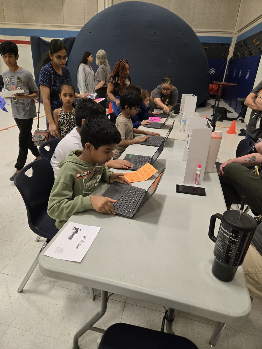 Rebecca Ross tweet media