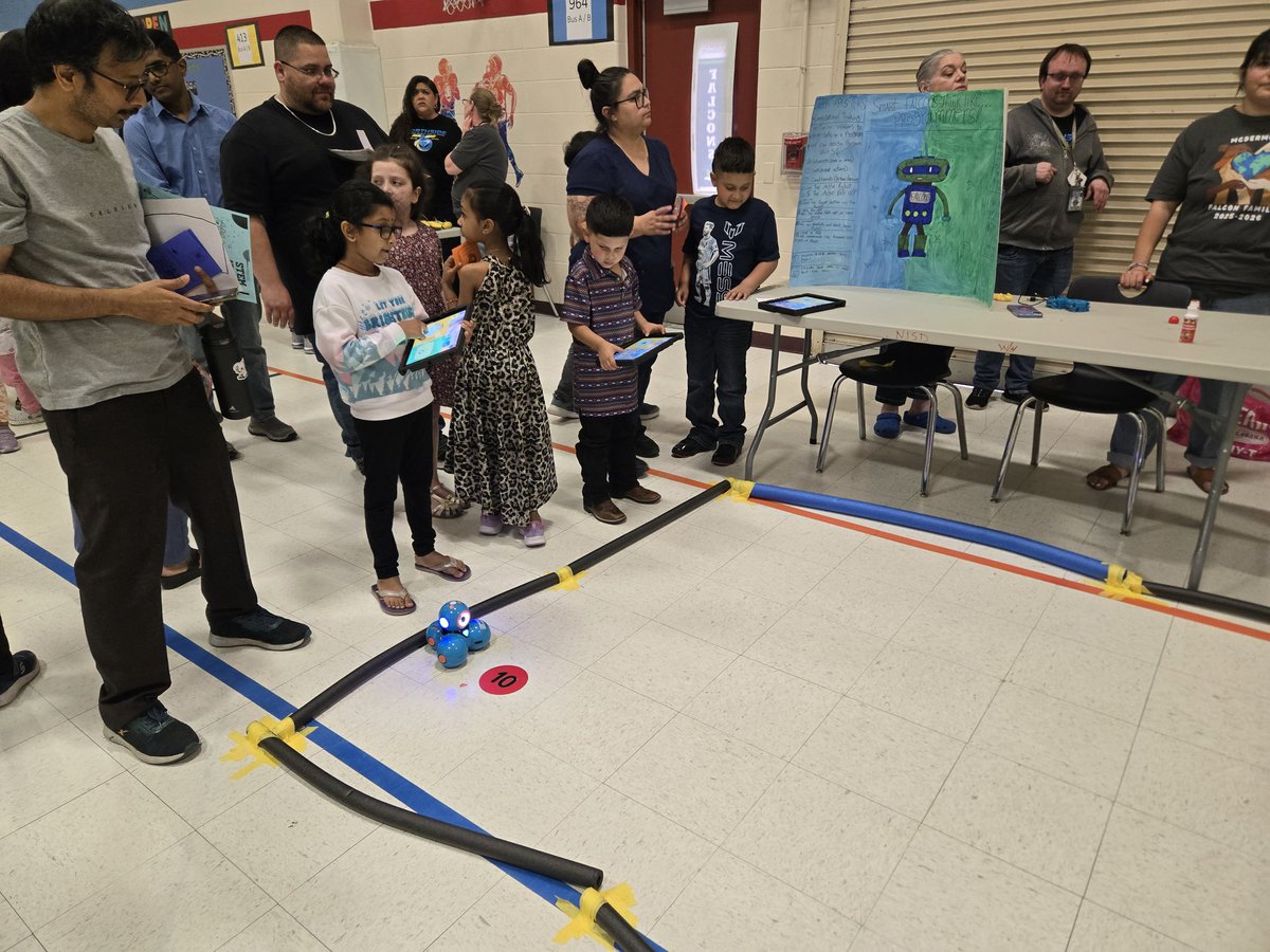 Rebecca Ross tweet media