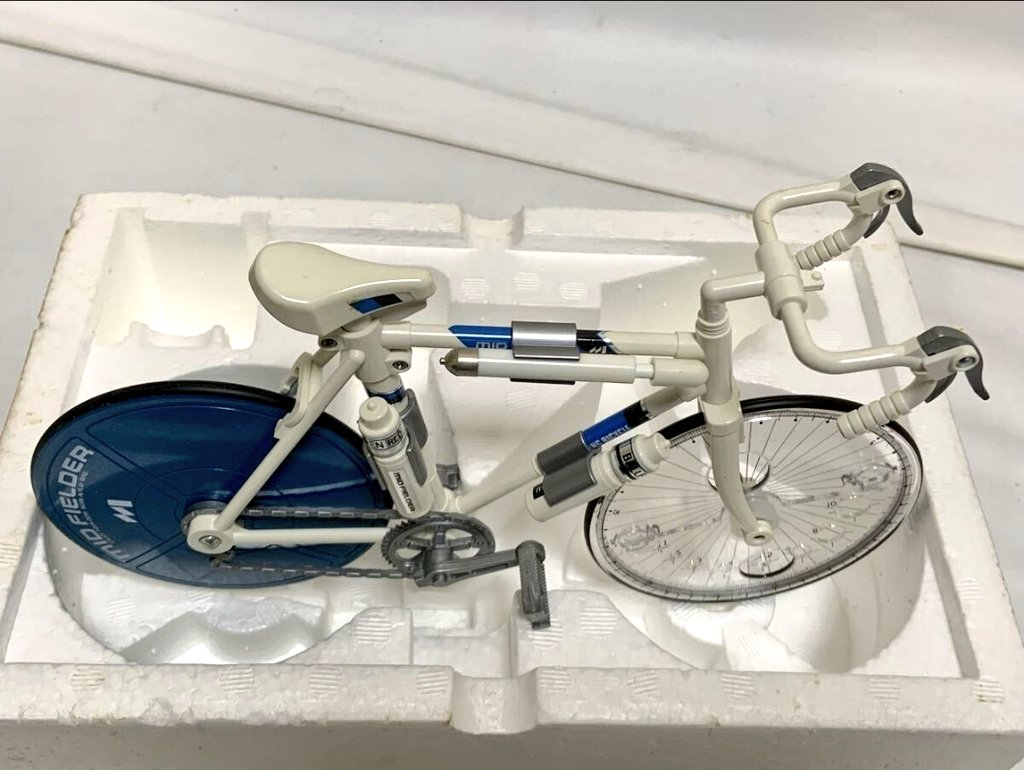 クルマ、バギー、オートバイと来てーー
【トライアスロン自転車】なんかやっちまったのは、どこかの馬鹿の入れ知恵(^_^;)
前輪スポークが分度器の目盛りになるとかー
笑ってやって下さい。