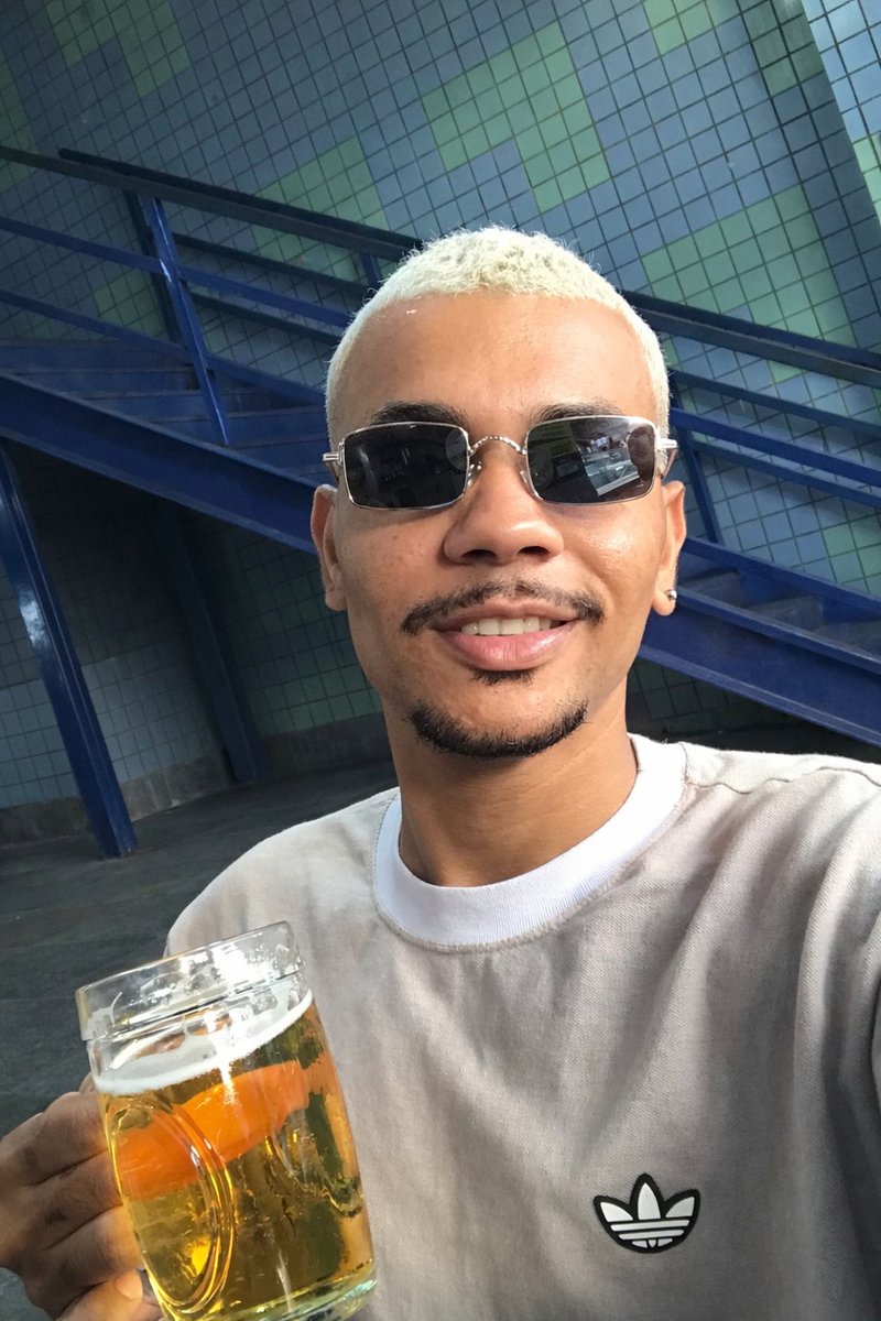 Sorriso leve, mente tranquila e coração em paz.”