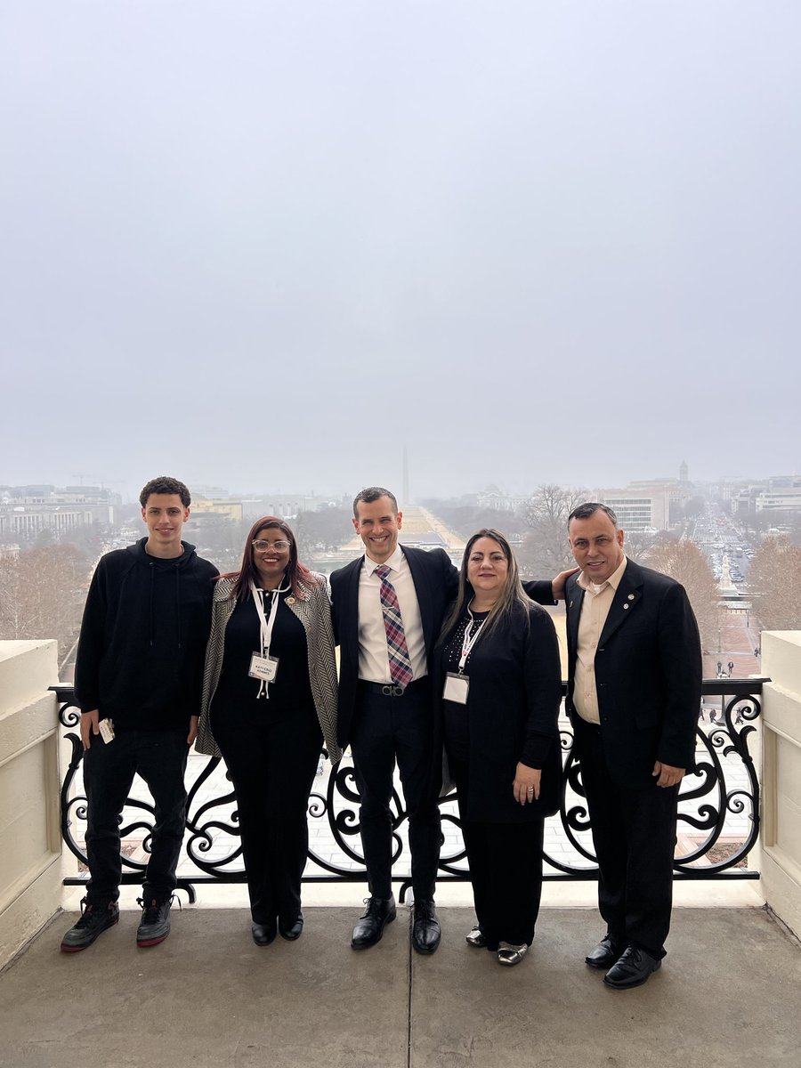 George H. Laws García tweet media