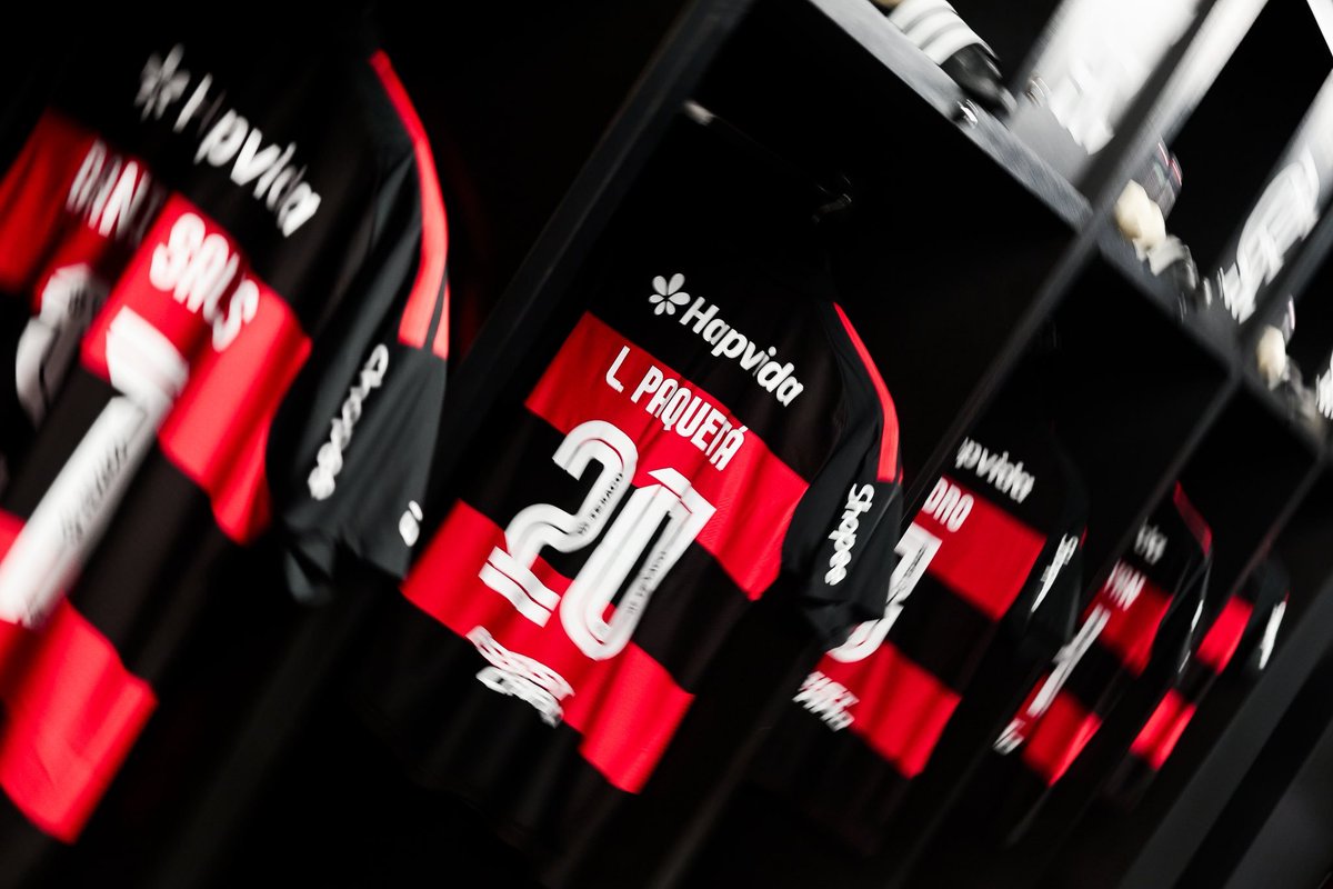 CentralFlaNacao's tweet photo. Com Ademicon, Flamengo chega a R$ 437,5 milhões por ano com patrocínios no uniforme: 

- Máster: R$ 268,5 milhões
- Fornecedor de material esportivo: R$ 70 milhões
- Omoplata: R$ 25 milhões 
- Costas: R$ 23,8 milhões
- Barra inferior frontal: R$ 14 milhões
- Manga: R$ 12 milhões 
- Barra traseira: R$ 10,8 milhões 
- Short: R$ 5 milhões 
- Número: R$ 4,2 milhões
- Meião: R$ 4,2 milhões 
TOTAL: R$ 437,5 milhões   

🗞️ @geglobo