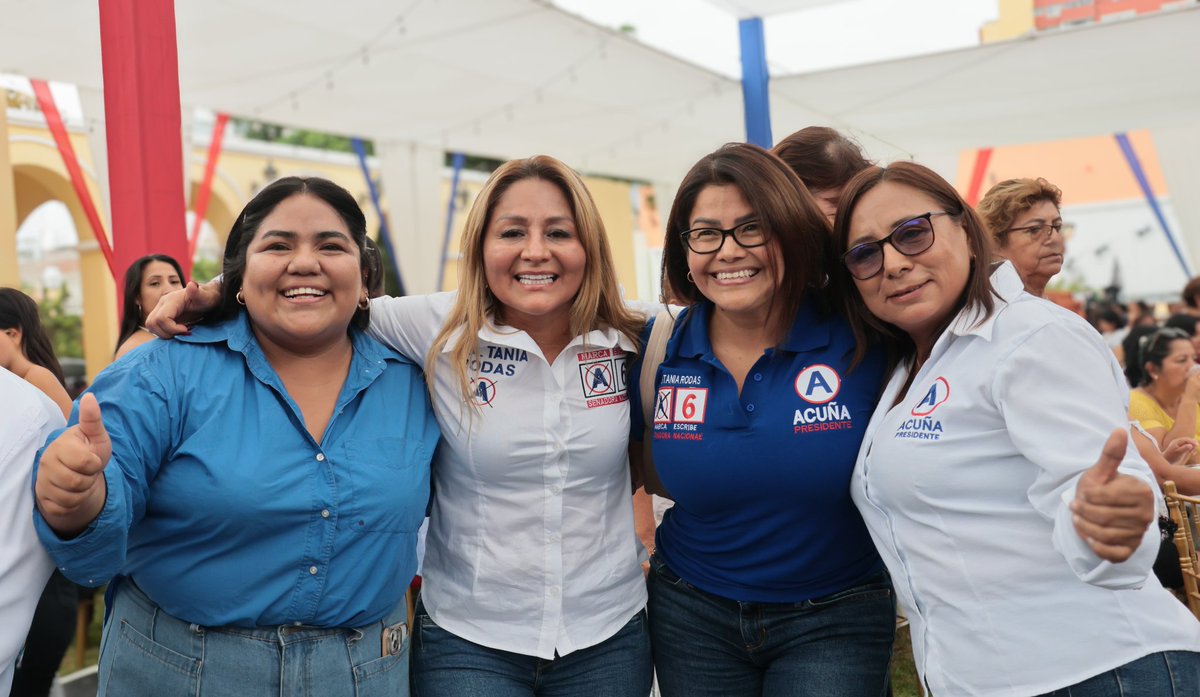 TaniaRodasM's tweet photo. Por el Día Internacional de la Mujer 🌸, participé hoy en un compartir junto a lideresas y candidatas de @Peru_APP, en reconocimiento al esfuerzo y la valentía de las mujeres.
Fue un momento de alegría y celebración de la mujer líder. https://t.co/FB5x9cuvSv