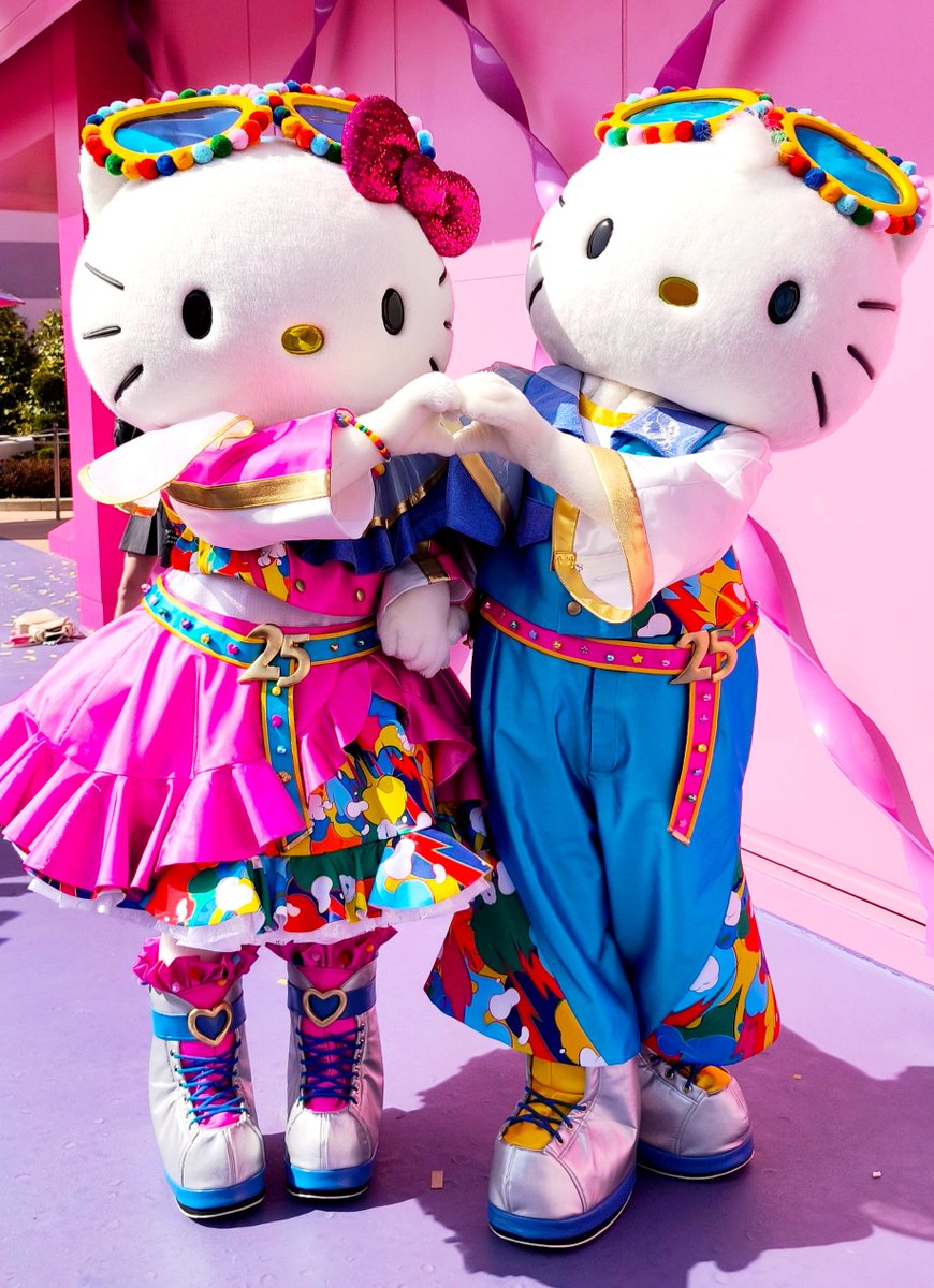 ワンダーランドグリ キティちゃん🩷＆ダニエルくん💙 お衣装がかわい