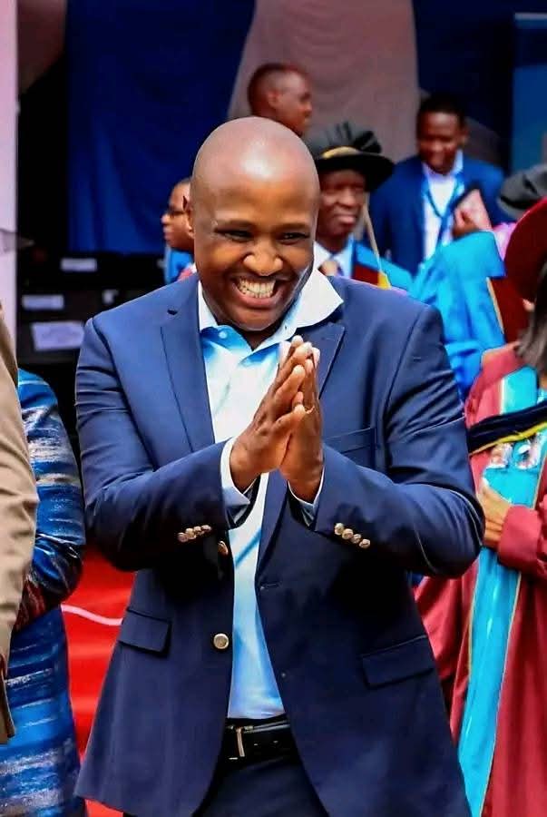 Bobexpeditions's tweet photo. Proverbs 21:1 
In the LORD's hand the king's heart is a stream of water that he channels toward all who please him.      ...Amen...

He who holds the Key to Kalenjin Hearts. @alfredarapketer https://t.co/LJ5kNTV6Yk