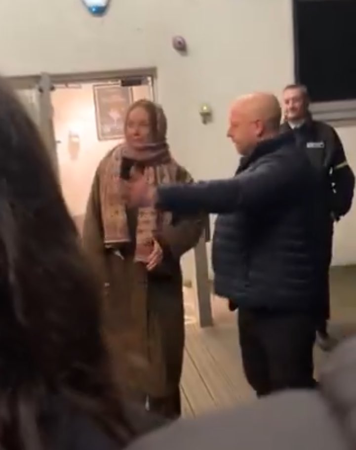 jodie comer going archery 🏹💷 tweet media