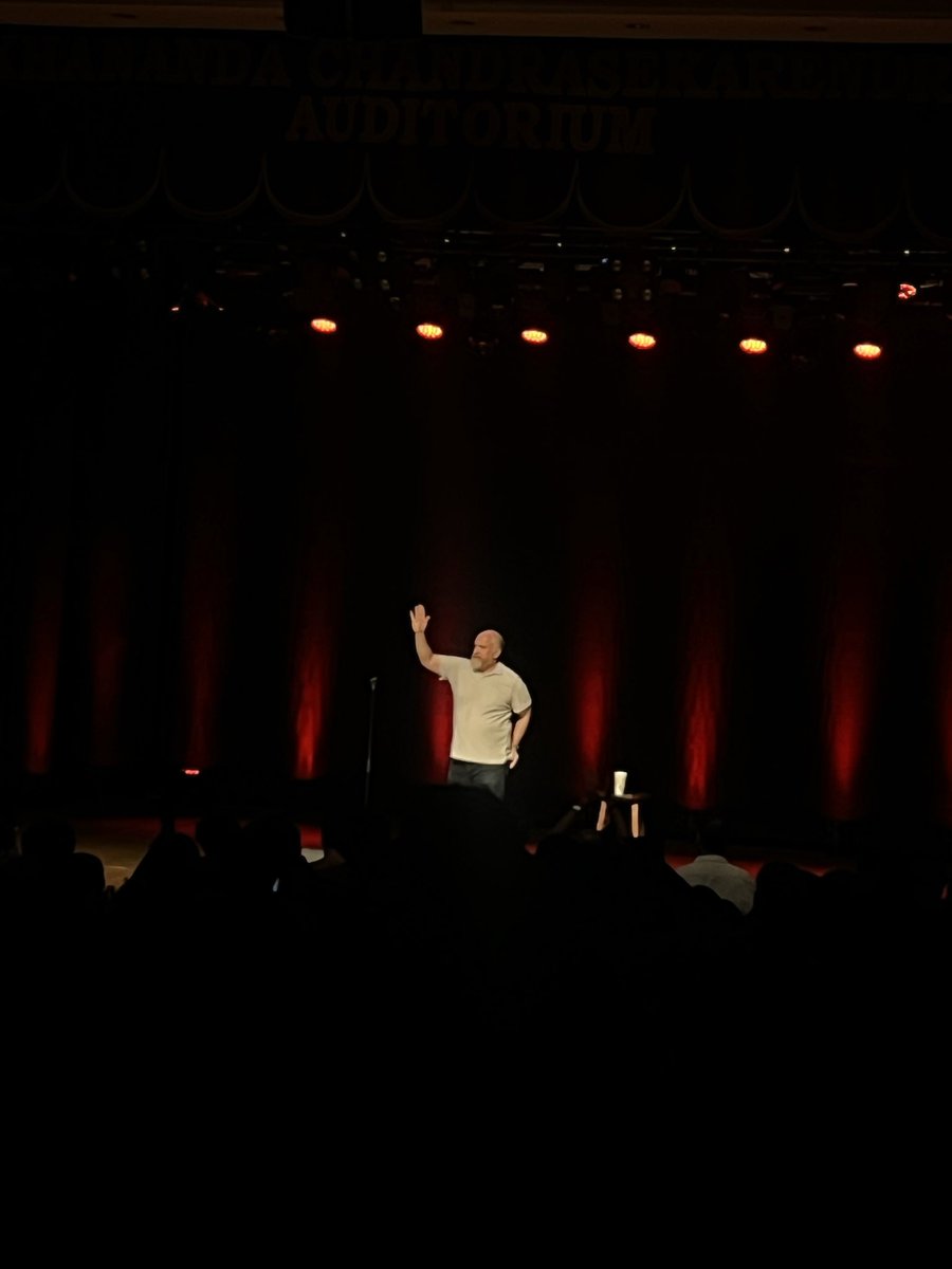 kartikcha's tweet photo. #louisck #LouisckinMumbai #Louiscklive https://t.co/JUtEDNWRW7