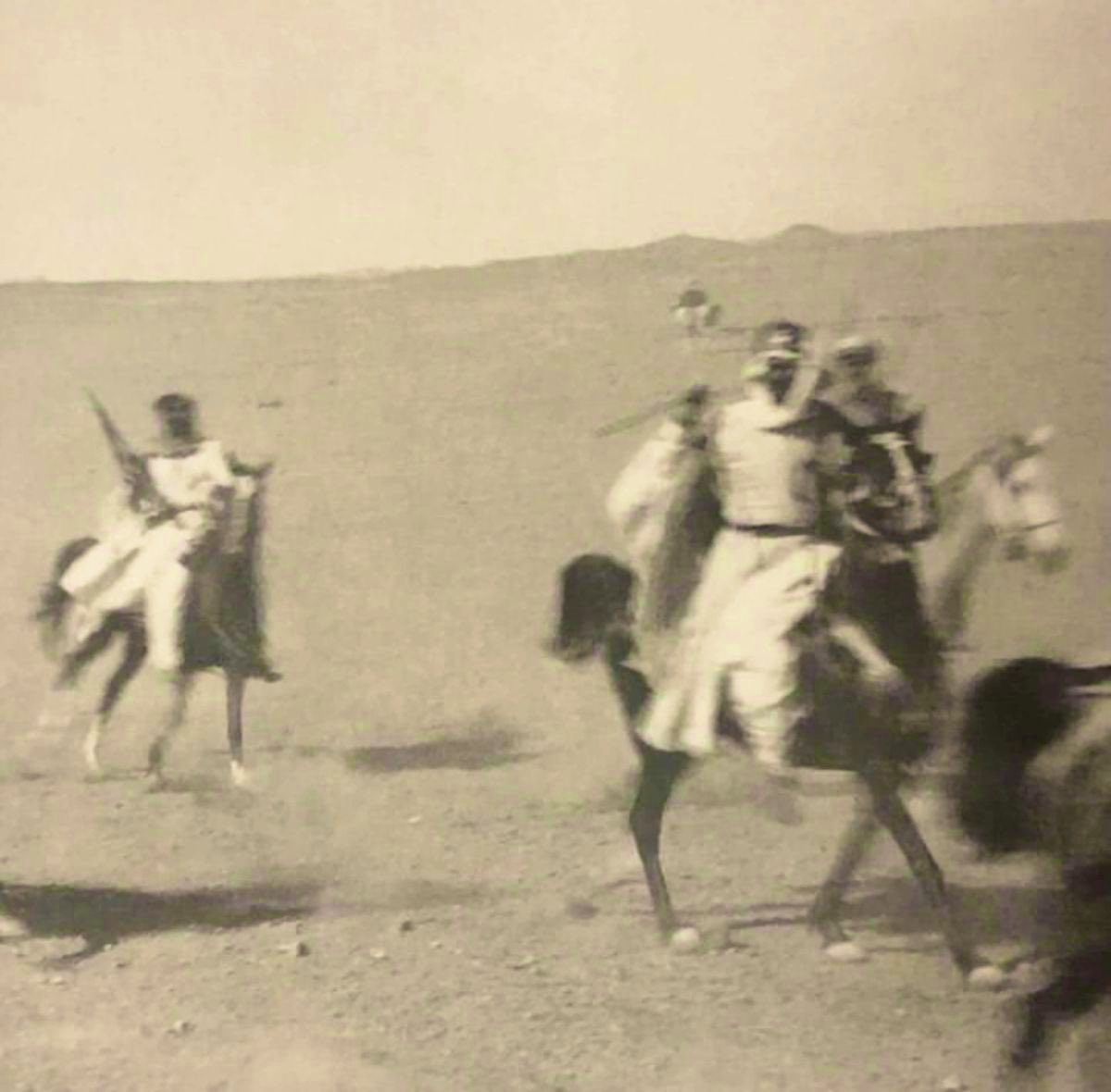 الظـفيري tweet media