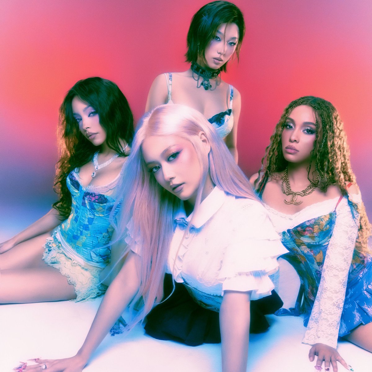 GIRLSET_MX's tweet photo. Algunas fotos del photoshoot para ‘Tweak’

¿Ya la escucharon? 💜 https://t.co/N7VUvZYExr
