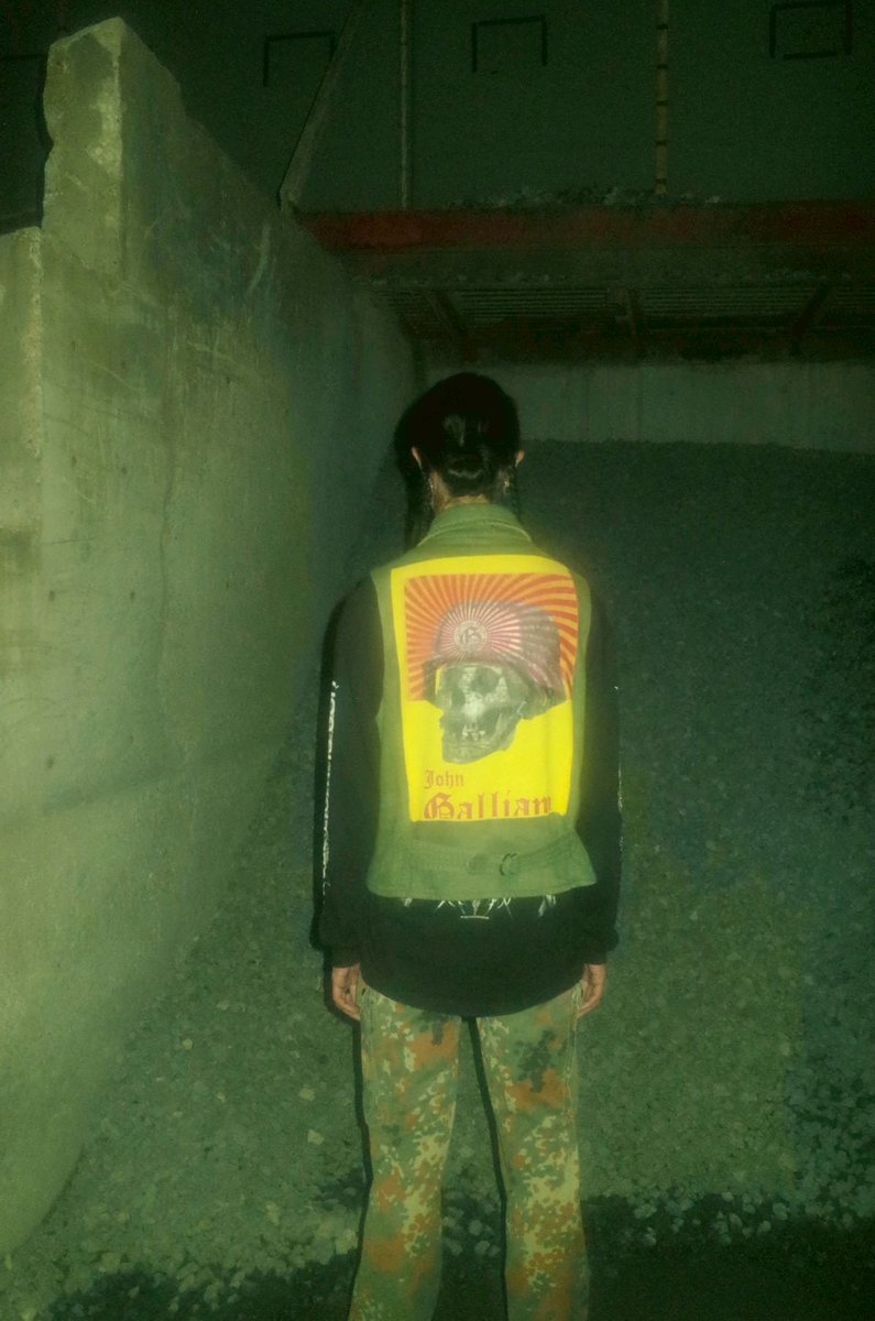 LIVERARY tweet media