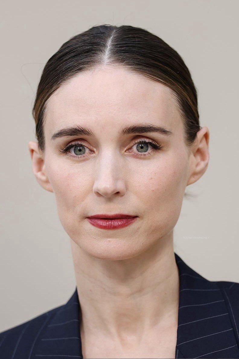 rooneydaily's tweet image. Rooney Mara attends
#Givenchy Fall 2026 during PFW