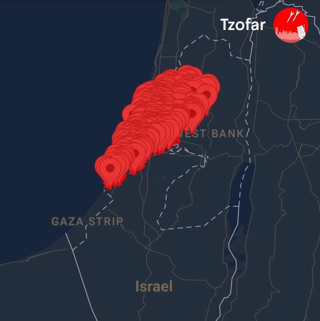 Trade_zeller's tweet photo. 🚨 Just a while ago iran launched missiles towards israel when around 10x US Air force tankers were about to land.
#IranWar #IsraelIranWar https://t.co/fQiLUUHrnB