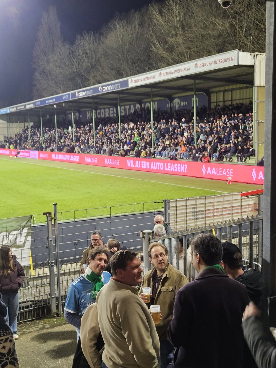 Drechtsteden79's tweet photo. Mooi om te zien dat het stadion weer goed gevuld is bij @fcdordrechtnl #dormvv https://t.co/Le1OuCPbqS