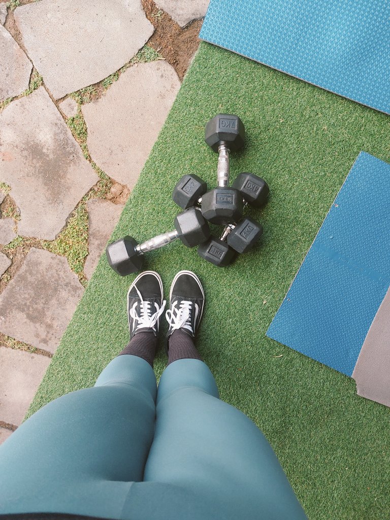 MeryGorB's tweet image. ¿Me he convertido en una de esas modernas que viene a entrenar en @Vans ?

Cero pruebas
Cero dudas

No me juzguen,mis niños🤦‍♀️✌️

#livinlavidamery #crossfit #box #burpess #squat #laentrenaSion #LaChicaDeLasVans
