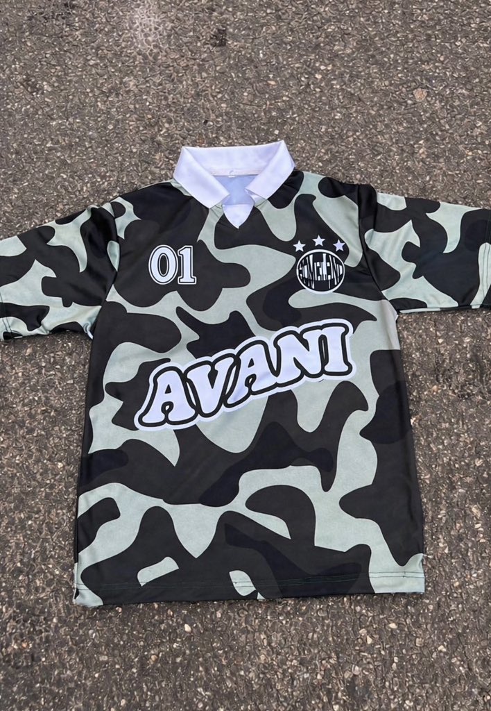 Avani Clothings tweet media