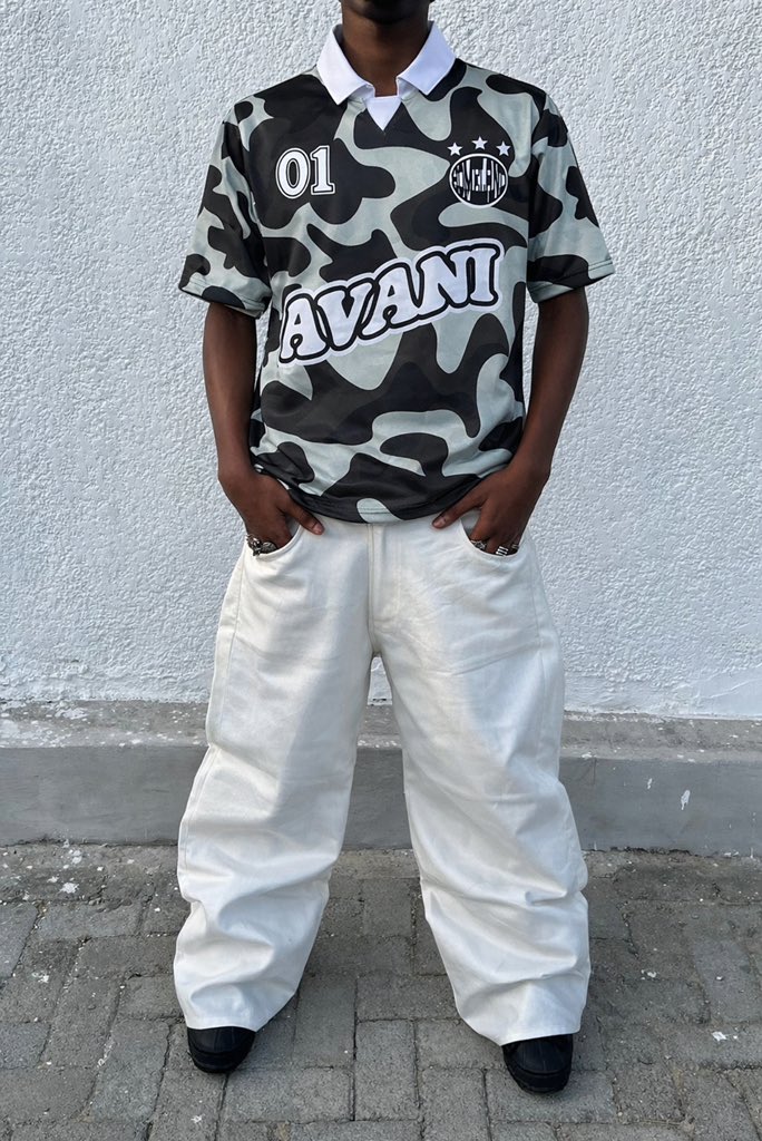 Avani Clothings tweet media