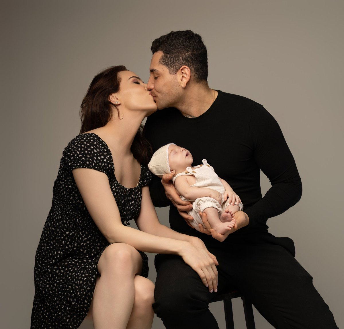 charlottekirk_1's tweet photo. Where life begins and love never ends ♥️❤️♥️
#FamilyLove #NewParents #BabyLove #FamilyPortrait #Parenthood #BabyMoments #FamilyFirst #ProudParents #LittleBlessing #NewBaby #ModernFamily #ParentLife #BabyJoy #FamilyGoals #SweetMoments #LoveAndFamily #GrowingFamily #PreciousMoments #BabySnuggles #FamilyVibes