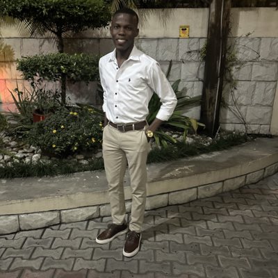 sergeduval10's tweet photo. #NouvellePhotoDeProfil https://t.co/pCbDLvWjjN