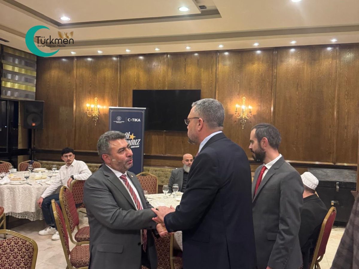 STmeclisi's tweet photo. Suriye Türkmen Meclisi Başkanı Faysal Cuma Öztürk, Türk İşbirliği ve Koordinasyon Ajansı Başkanlığı (TİKA) tarafından Suriye’nin başkenti Şam’da düzenlenen iftar programına katılım sağladı.

شارك رئيس المجلس التركماني السوري الدكتور فيصل جمعة أوزتورك في برنامج الإفطار الذي نظمته وكالة التعاون والتنسيق التركية (تيكا) في العاصمة السورية دمشق

#المجلس_التركماني_السوري 
#Türkmen 
#SuriyeTürkmenMeclisi