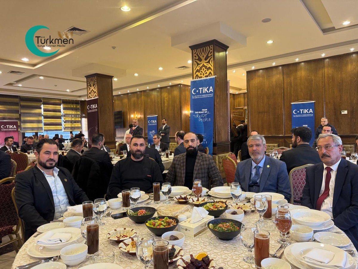 STmeclisi's tweet photo. Suriye Türkmen Meclisi Başkanı Faysal Cuma Öztürk, Türk İşbirliği ve Koordinasyon Ajansı Başkanlığı (TİKA) tarafından Suriye’nin başkenti Şam’da düzenlenen iftar programına katılım sağladı.

شارك رئيس المجلس التركماني السوري الدكتور فيصل جمعة أوزتورك في برنامج الإفطار الذي نظمته وكالة التعاون والتنسيق التركية (تيكا) في العاصمة السورية دمشق

#المجلس_التركماني_السوري 
#Türkmen 
#SuriyeTürkmenMeclisi