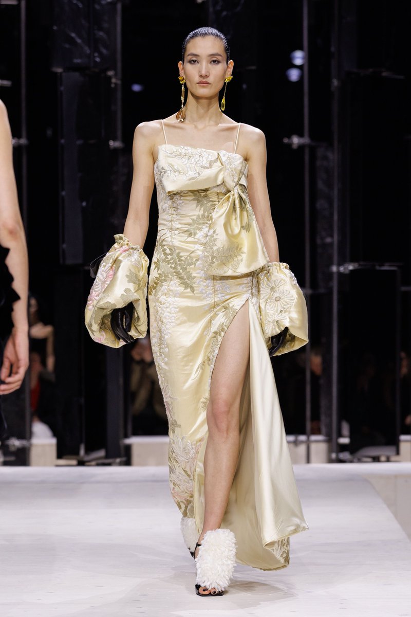 saintdoII's tweet photo. givenchy fall 2026 rtw by sarah burton. we just got a glimpse at one of the looks at the oscars this month https://t.co/GfbFtlq6qt